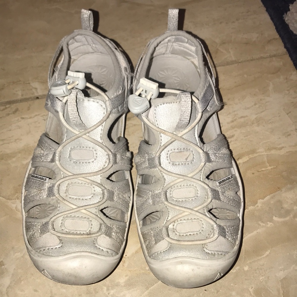 Girls Sandals/sneakers